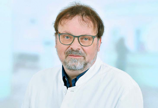 Chefarzt Dr. med. Dr. theol. Matthias Michael Gernhardt